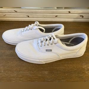 Vans men’s 9.5 woman’s 11